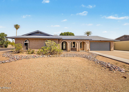 5403 S Heather Drive - Photo 1