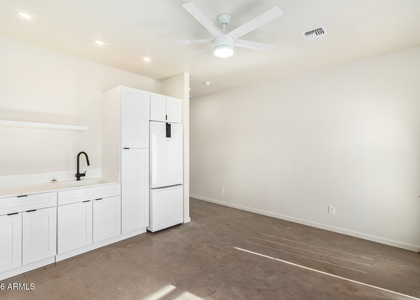 1402 E Pierce Street - Photo 1