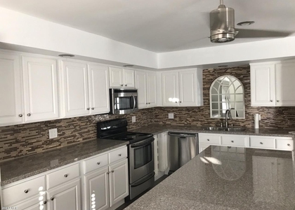 1500 W Rio Salado Parkway - Photo 1