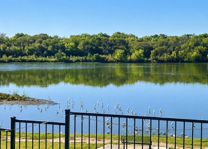 10400 Lake Park Drive - Photo 1