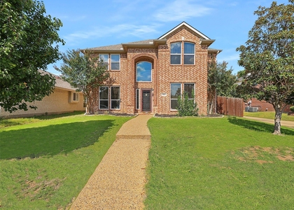 5004 Rain Forest Drive - Photo 1