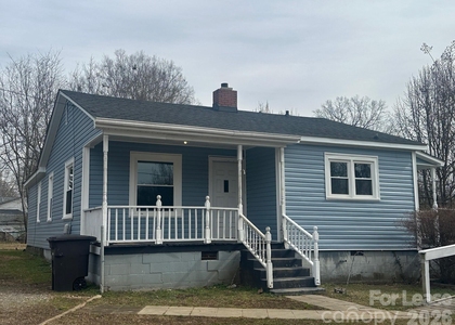 1323 7th Street - Photo 1