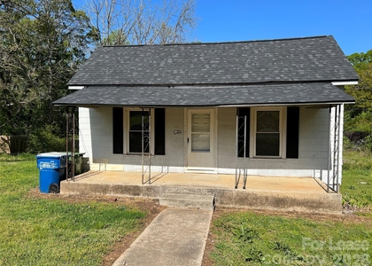 622 Woodlawn Avenue - Photo 1