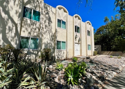 631 N Harvard Ave - Photo 1