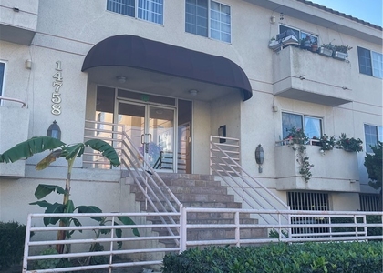 14758 Magnolia Blvd - Photo 1