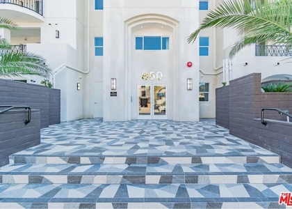 850 Crenshaw Boulevard - Photo 1