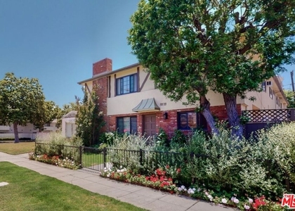 1833 Manning Avenue - Photo 1