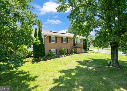101 Williamsburg Road - Photo 1