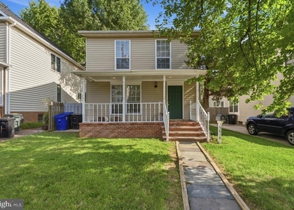 5616 8th Street N - Photo 1