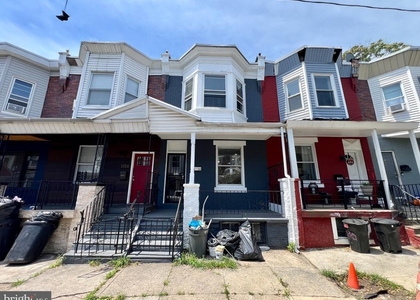 1532 S Lindenwood Street - Photo 1