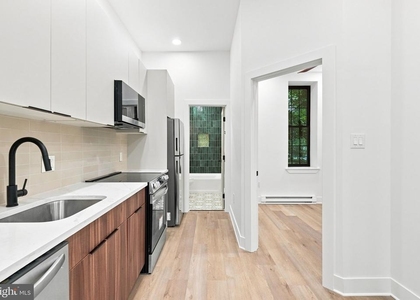 3206 W Dauphin Street - Photo 1