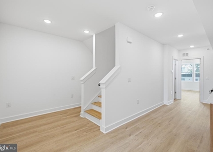 2216 N Franklin Street - Photo 1