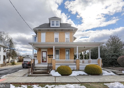 50 E Maple Street - Photo 1