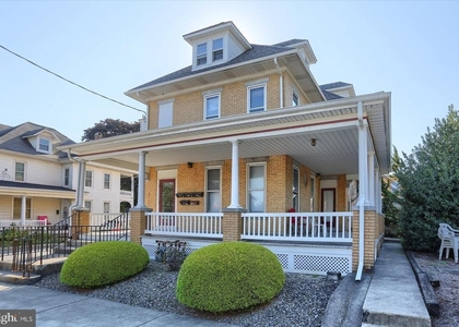 50 E Maple Street - Photo 1