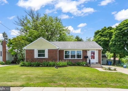 102 Washington - Photo 1