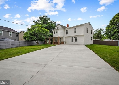 1520 Dorchester Avenue - Photo 1