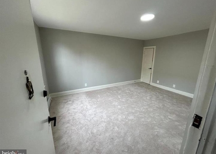 1630 16th Street Se - Photo 1