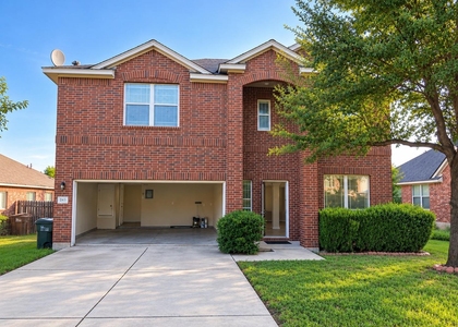 243 Devonshire Dr - Photo 1