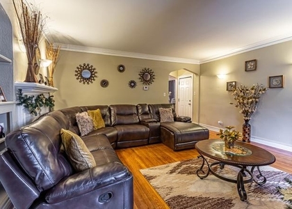 8035 S Paulina Street - Photo 1