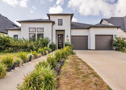 10922 Providence Court - Photo 1