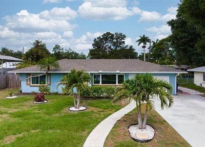 1512 W 42nd Street - Photo 1