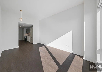 Tenth Avenue - Photo 1