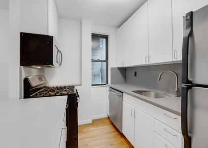  East 31st Street - Photo 1