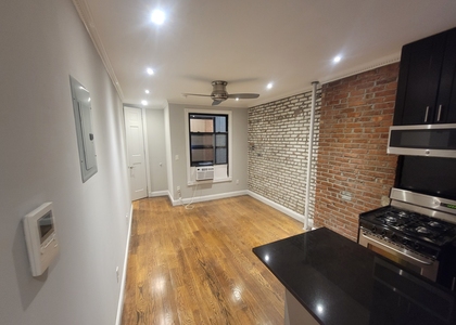 436 West 52nd Street - Photo 1