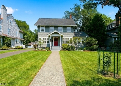 636 Prospect St - Photo 1