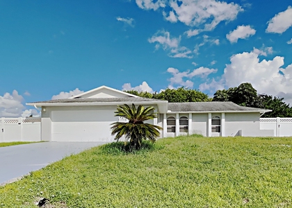 4215 Sw Jarmer Road - Photo 1