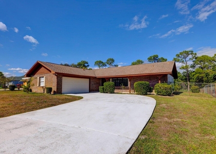 543 Se Greenway Terrace - Photo 1