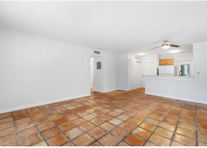 420 Se 2nd Avenue - Photo 1
