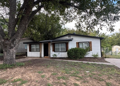204 Live Oak Lane - Photo 1