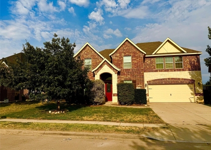 5021 Sunwood Circle - Photo 1