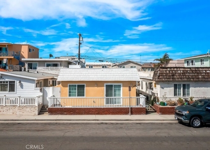 1128 W Balboa Blvd - Photo 1