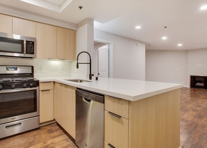 7660 Beverly Boulevard - Photo 1