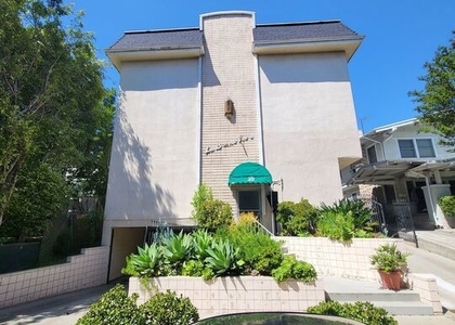 311 S Norton Avenue - Photo 1