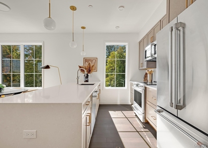 7 S Highland Avenue - Photo 1