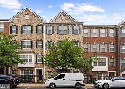 15259 Leicestershire Street - Photo 1