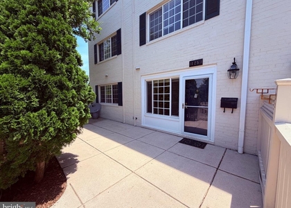 1425 N Van Dorn Street - Photo 1
