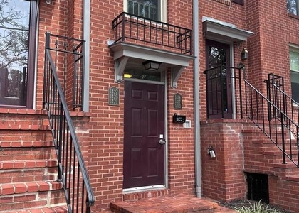 1413 Oronoco Street - Photo 1