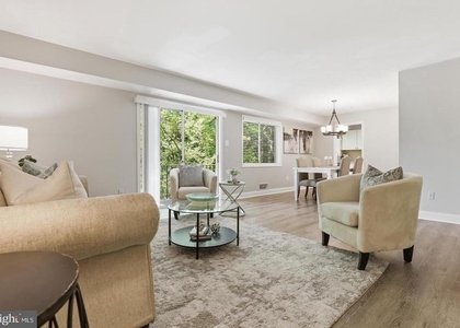 10636 Montrose Avenue - Photo 1
