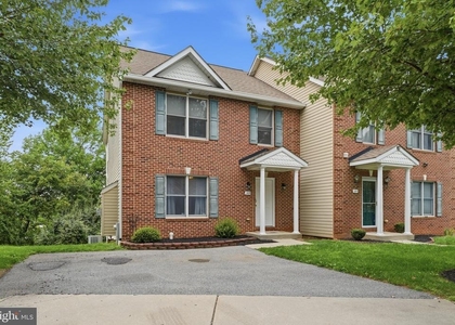 309 Goldenrod Court - Photo 1