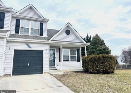 673 Warren Drive - Photo 1