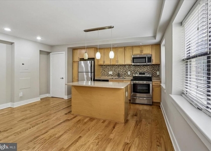 212 Oakwood Street Se - Photo 1