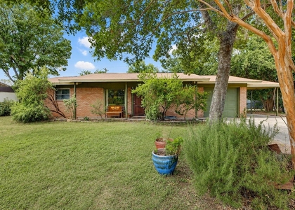 3209 Barton View Dr - Photo 1