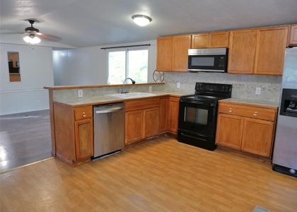 1504 Citation Cir - Photo 1