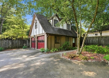 826 Mentelle Drive Ne - Photo 1