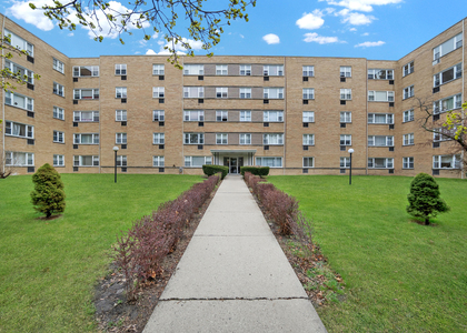 6161 N Hoyne Avenue - Photo 1