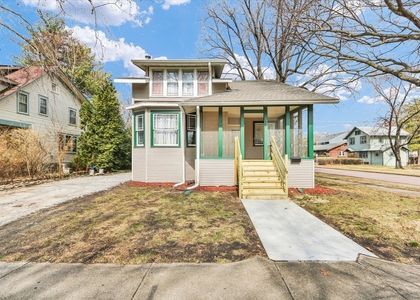 502 W John Street - Photo 1
